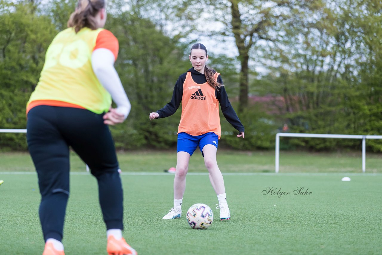 Bild 280 - Co-Trainerin der Frauen Nationalmannschaft Britta Carlson in Wahlstedt